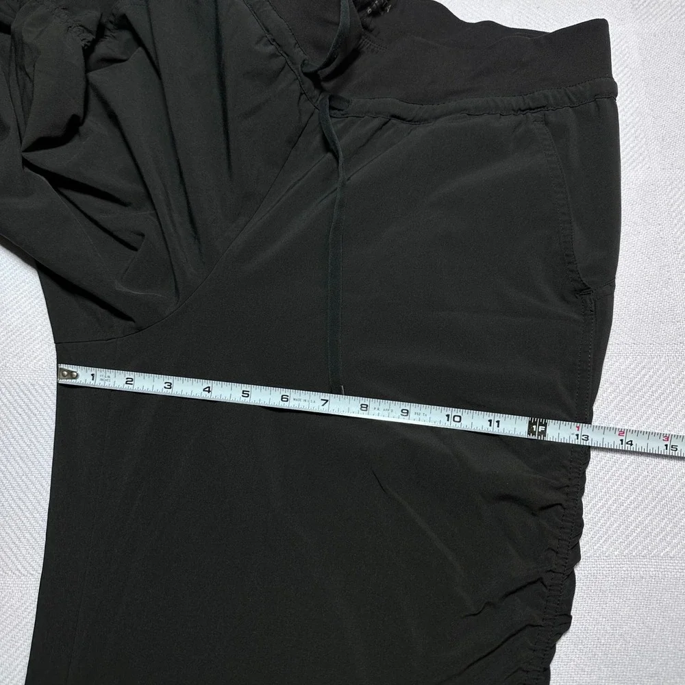 Athleta Attitude Pants Womens 10 Ruched Legs Lightweight Stretch Jogger Black - Picture 11 of 13
